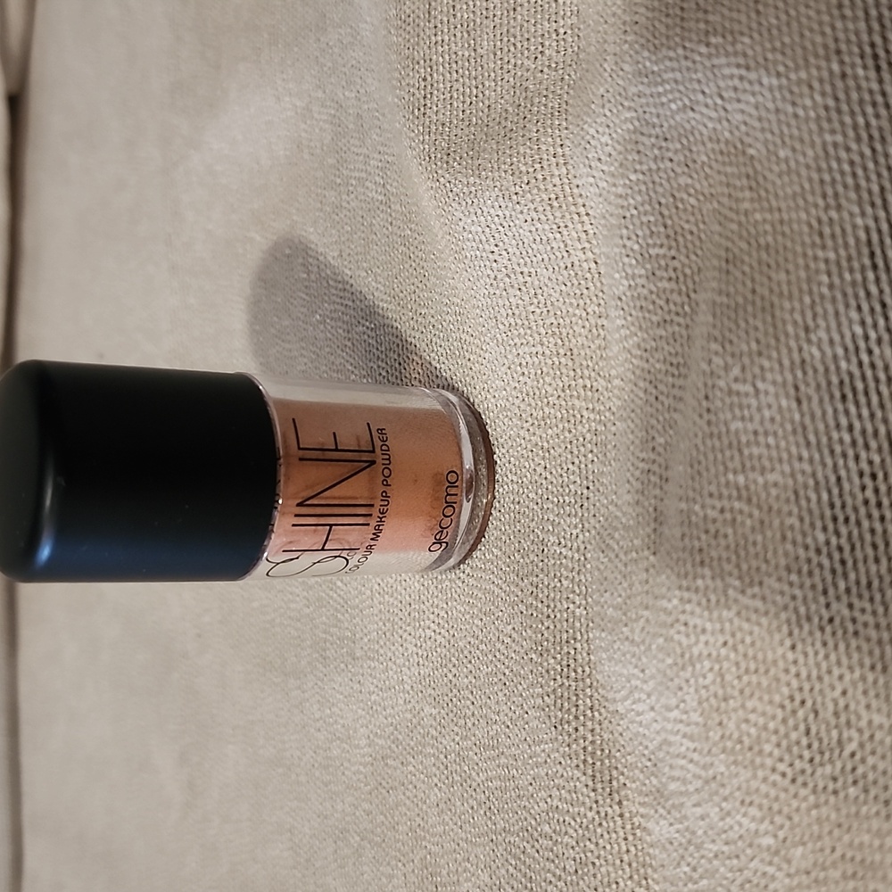 SHINE colour makeup powder